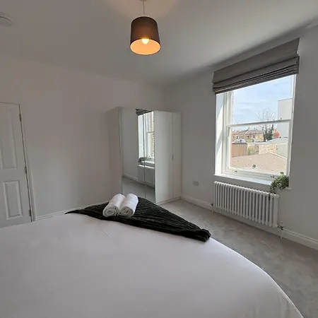 Apartament Alma Vale Flat 1b *