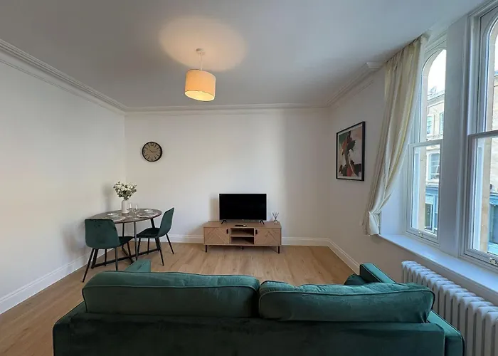Alma Vale Flat 1b Bristol