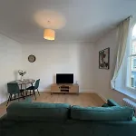 Alma Vale Flat 1b بريستول