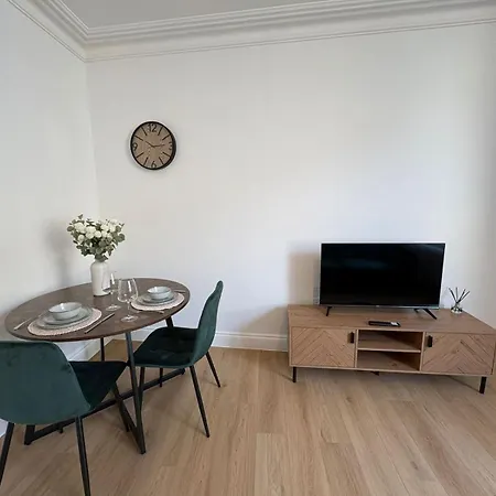 شقة Alma Vale Flat 1b