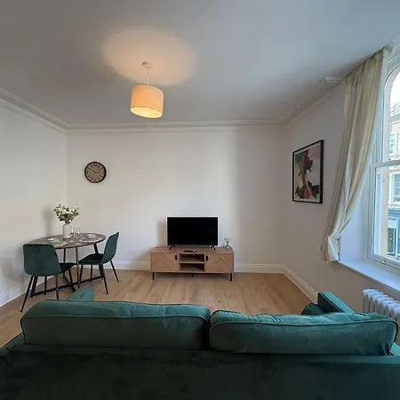 Alma Vale Flat 1b Бристоль